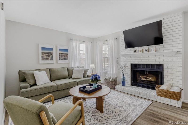 6907 E Briarwood Cir, Centennial, CO 80112