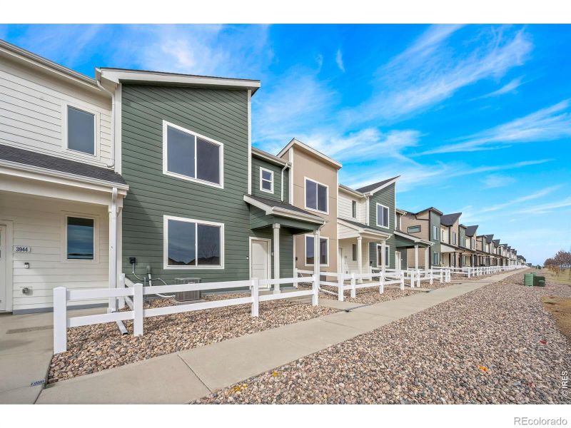3940 Pinnacles Ct, Evans, CO 80620