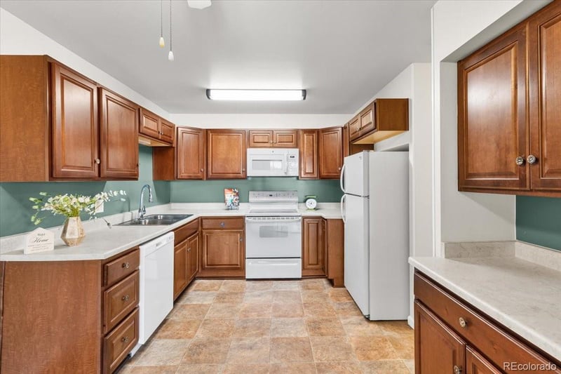 620 S Alton Way #2D, Denver, CO 80247