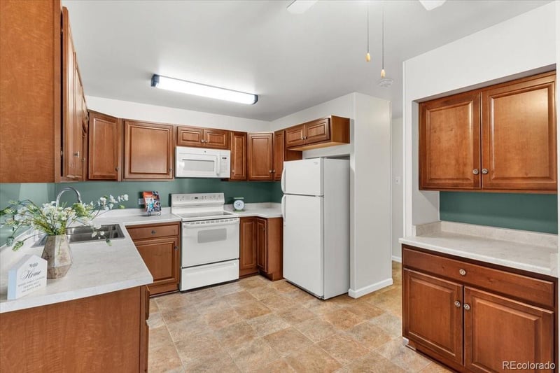 620 S Alton Way #2D, Denver, CO 80247