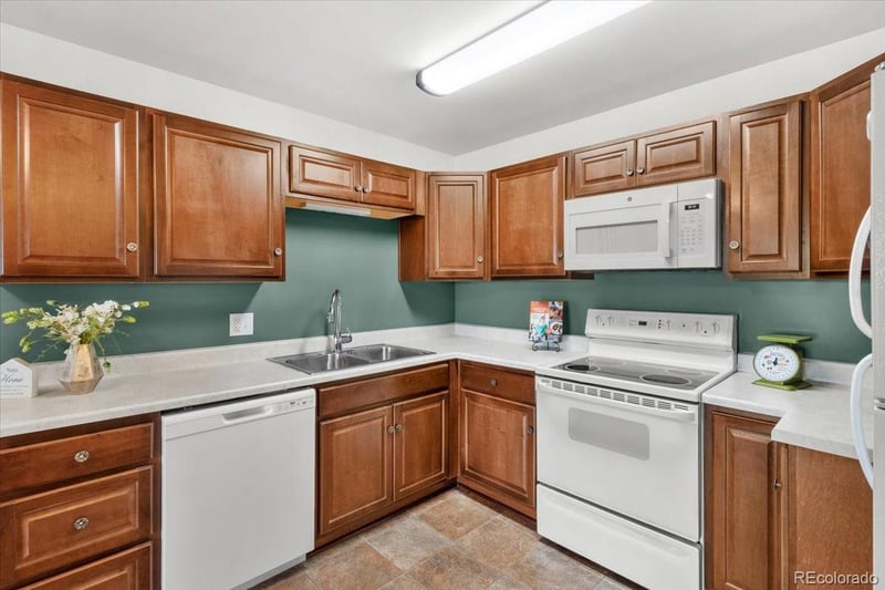 620 S Alton Way #2D, Denver, CO 80247