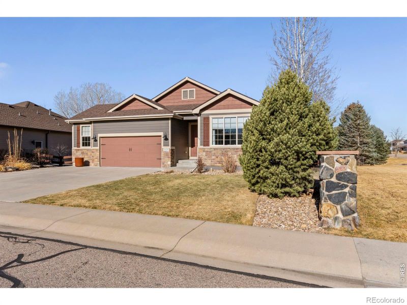 2020 Vineyard Ct, Windsor, CO 80550