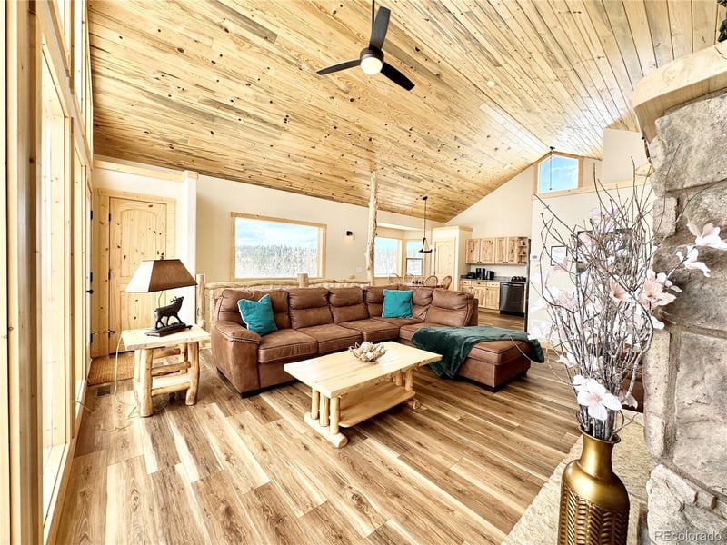 663 Arrowhead Dr, Jefferson, CO 80456
