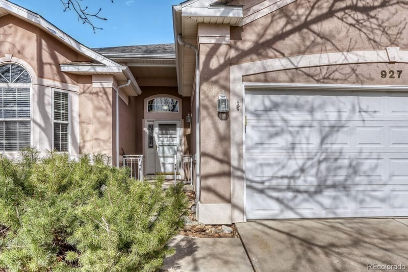 927 Champion Cir, Longmont, CO 80503