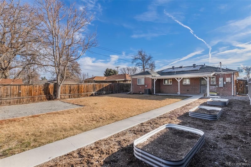 2885 Oneida St, Denver, CO 80207