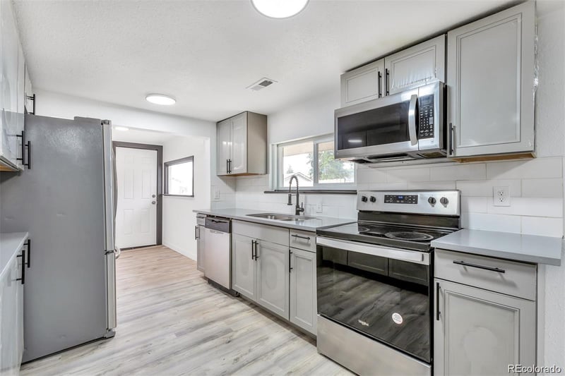 1542 Yosemite St, Denver, CO 80220
