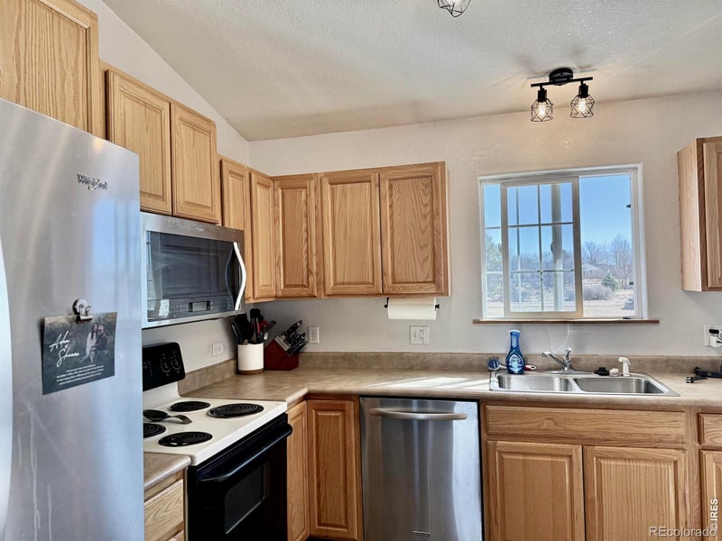 725 S Walsh Ave, Holyoke, CO 80734