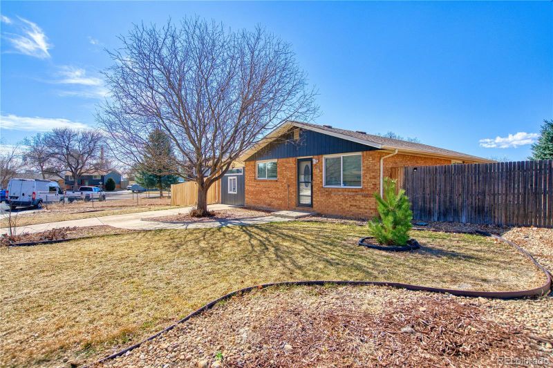 737 Goss Dr, Longmont, CO 80504