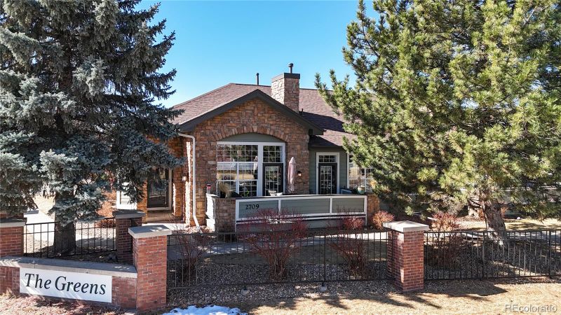 2709 W Greens Ct, Littleton, CO 80123