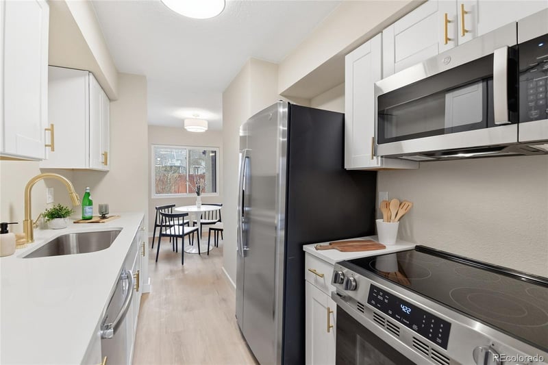 1060 S Parker Rd #27, Denver, CO 80231