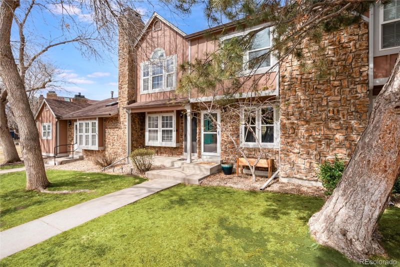 1237 S Flower Cir #D, Lakewood, CO 80232