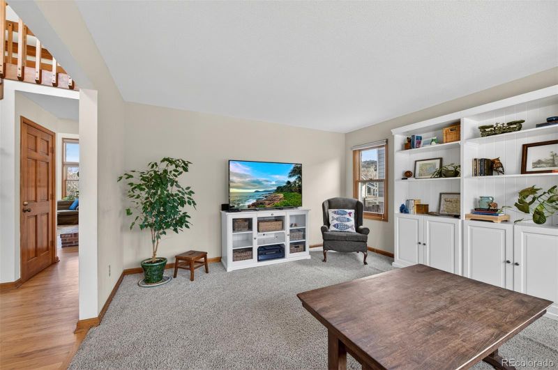 28 Willowleaf Dr, Littleton, CO 80127