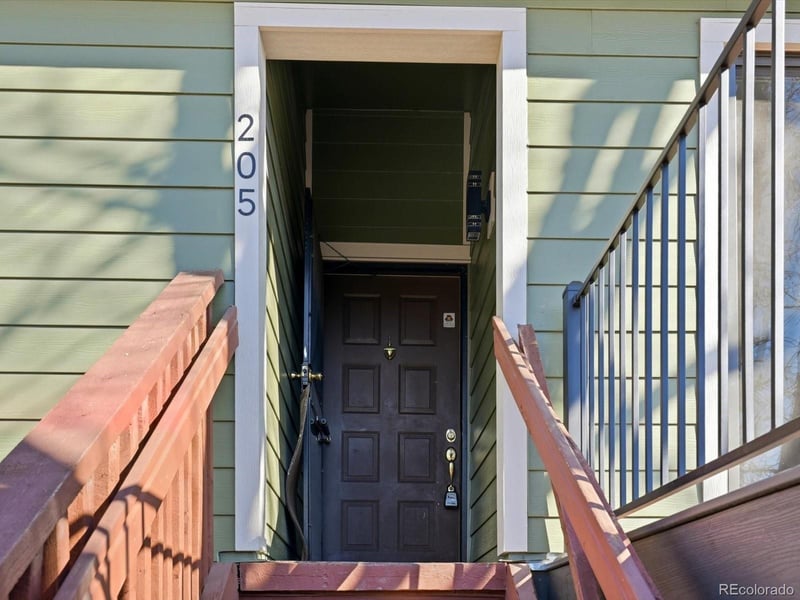 540 S Forest St #8-205, Denver, CO 80246