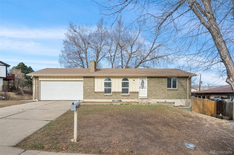 771 Xenon St, Lakewood, CO 80401