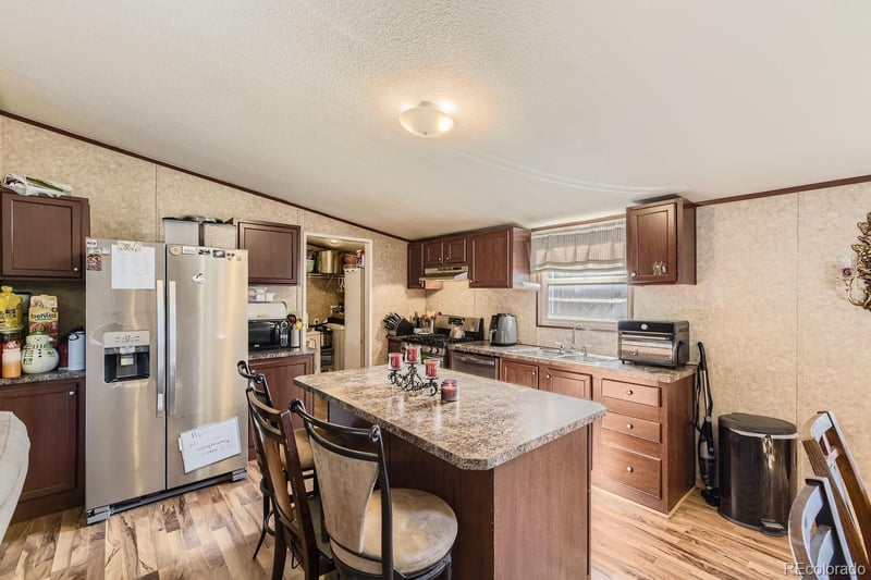 17486 E Buchanan Pl, Aurora, CO 80011