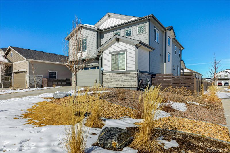 27695 E Byers Pl, Aurora, CO 80018