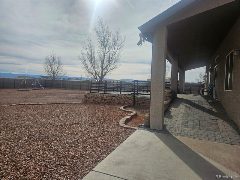 1408 E Kiva Dr, Pueblo, CO 81007