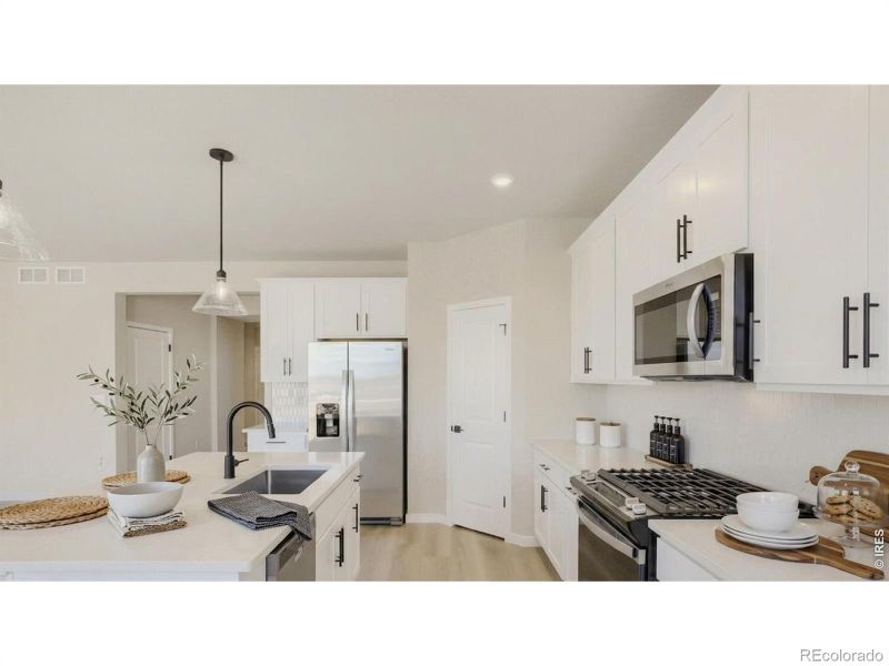 216 Sugar Beet Ln, Berthoud, CO 80513