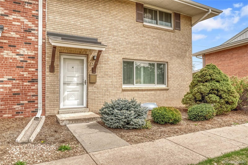 9276 E Nassau Ave, Denver, CO 80237