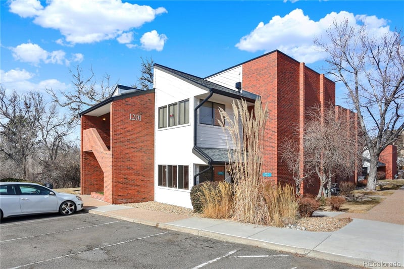 1201 S Parker Rd #203, Denver, CO 80231