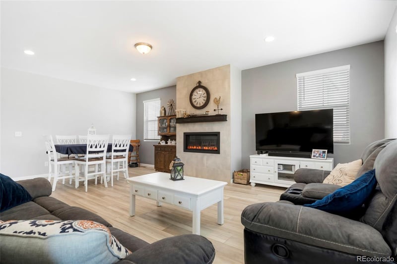 86 S Vandriver Way, Aurora, CO 80018