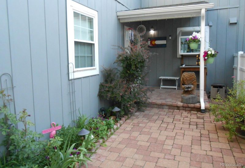 2827 S Xanadu Way, Aurora, CO 80014