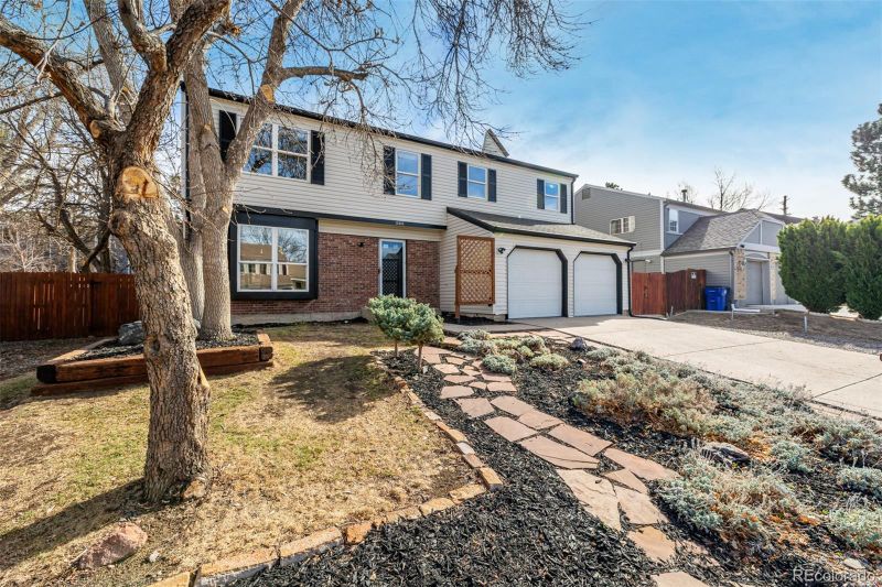 15885 E Kepner Dr, Aurora, CO 80017