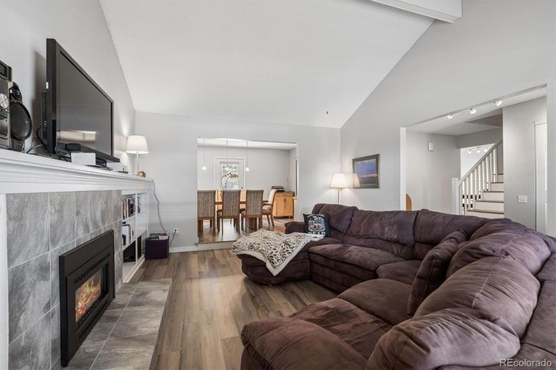 2711 S Oakland Cir E, Aurora, CO 80014