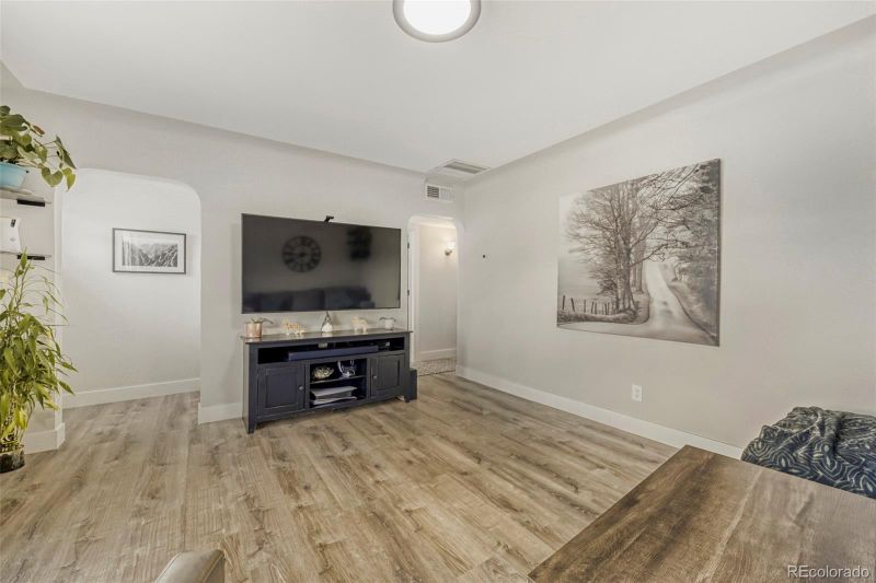 9340 Gail Ct, Thornton, CO 80229
