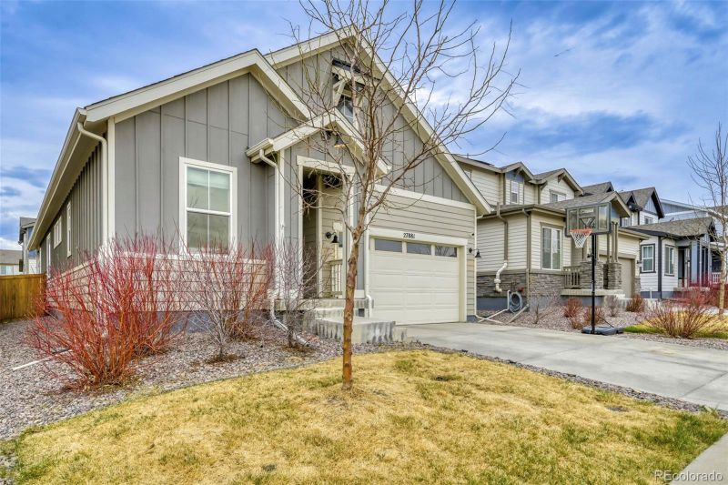 27881 E 7th Ave, Aurora, CO 80018