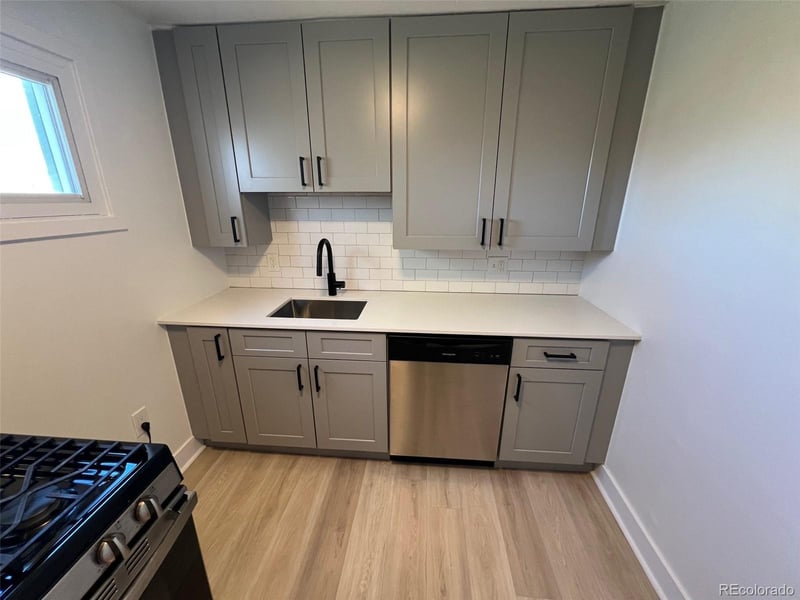 671 S Stuart St, Denver, CO 80219