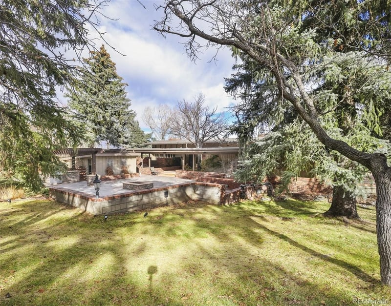 2 Penrose Ln, Colorado Springs, CO 80906
