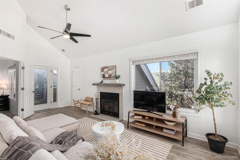 8500 E Jefferson Ave #17C, Denver, CO 80237