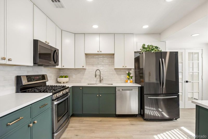 998 Toledo St, Aurora, CO 80011