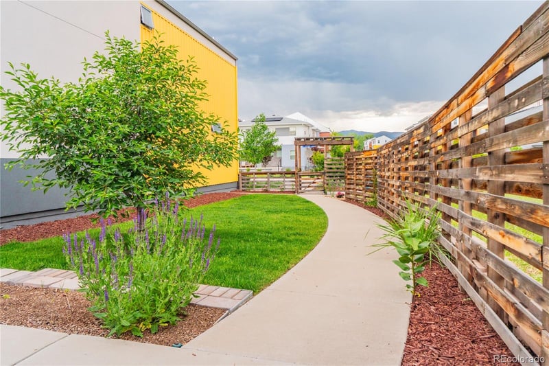 6892 Juniper Ct, Arvada, CO 80007