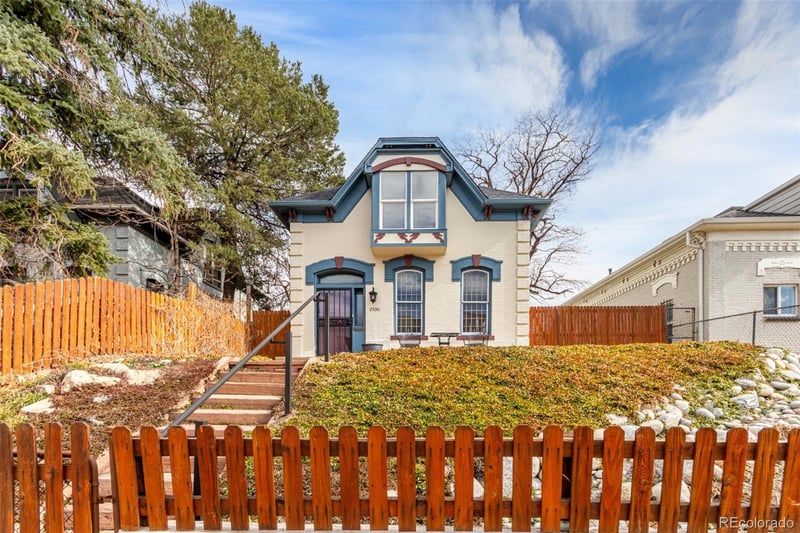 2530 Arapahoe St, Denver, CO 80205