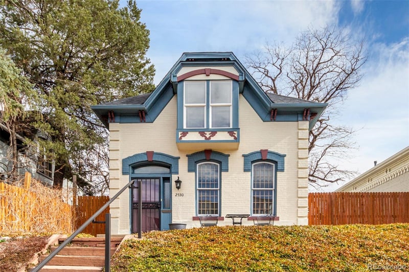 2530 Arapahoe St, Denver, CO 80205