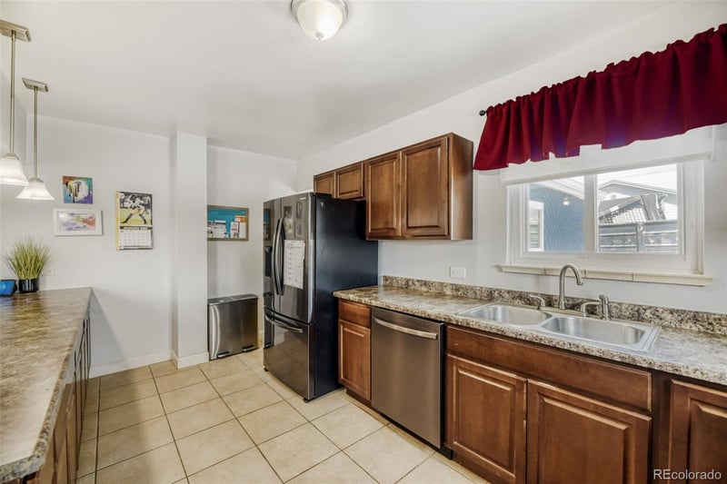 1315 S Irving St, Denver, CO 80219