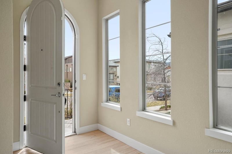 15525 W La Salle Ave, Lakewood, CO 80228