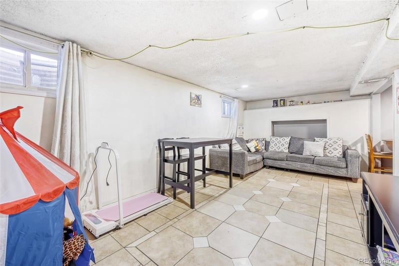 7391 Bronco Rd, Denver, CO 80221