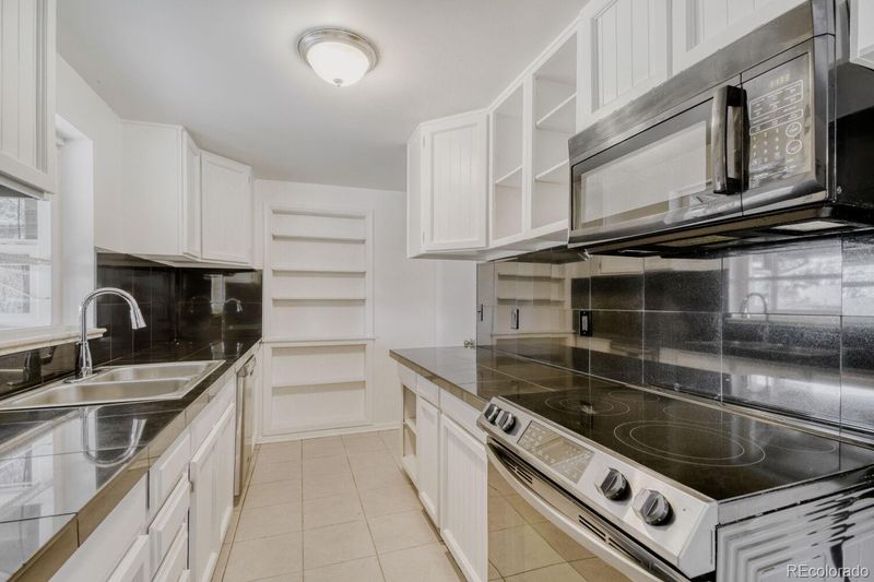 343 Galena St, Aurora, CO 80010