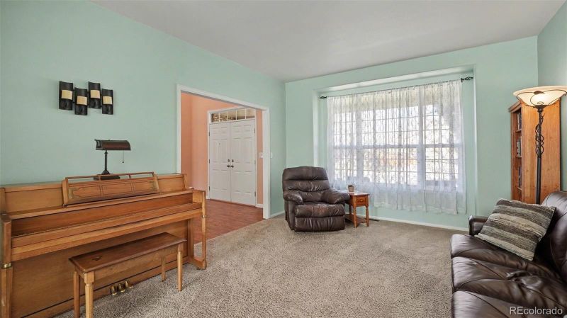 2822 Signal Creek Dr, Thornton, CO 80241