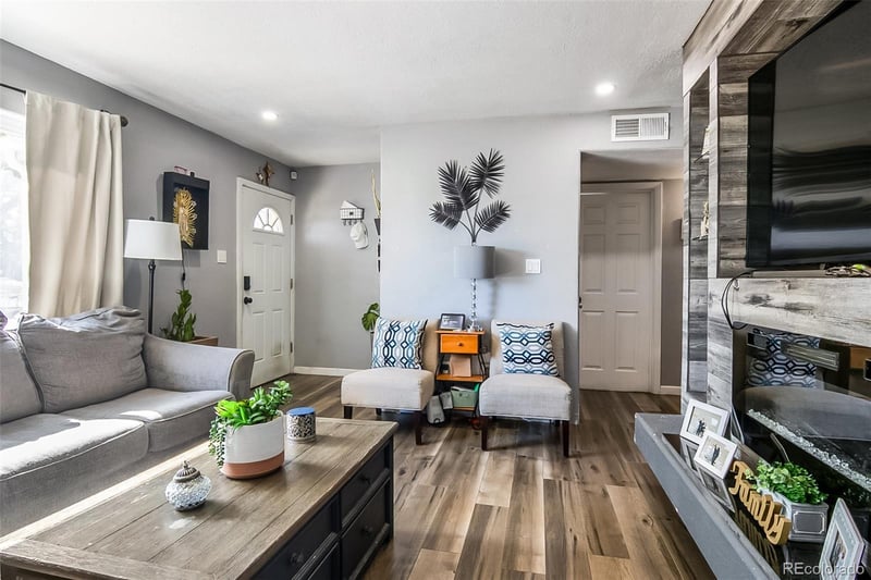 9360 Nagel Dr, Thornton, CO 80229