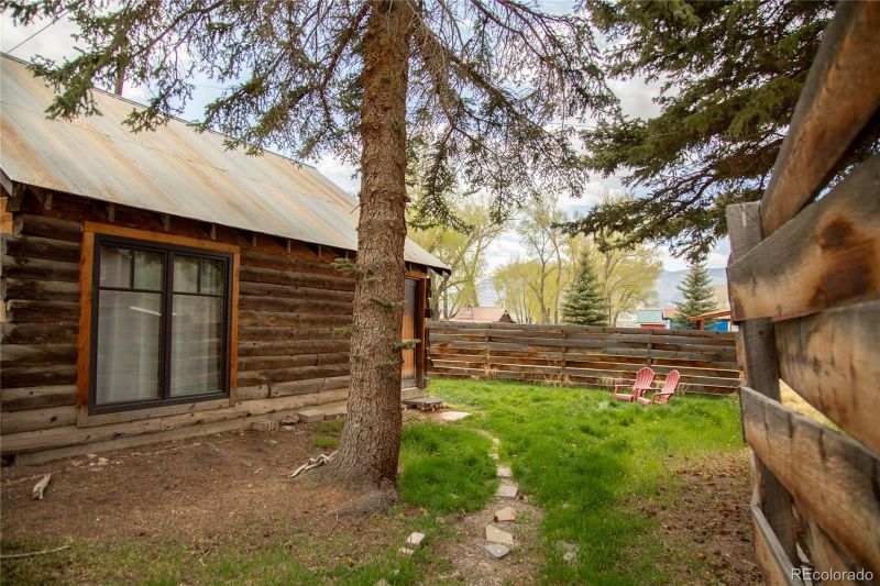 103 W 10 1/2 St, Creede, CO 81130