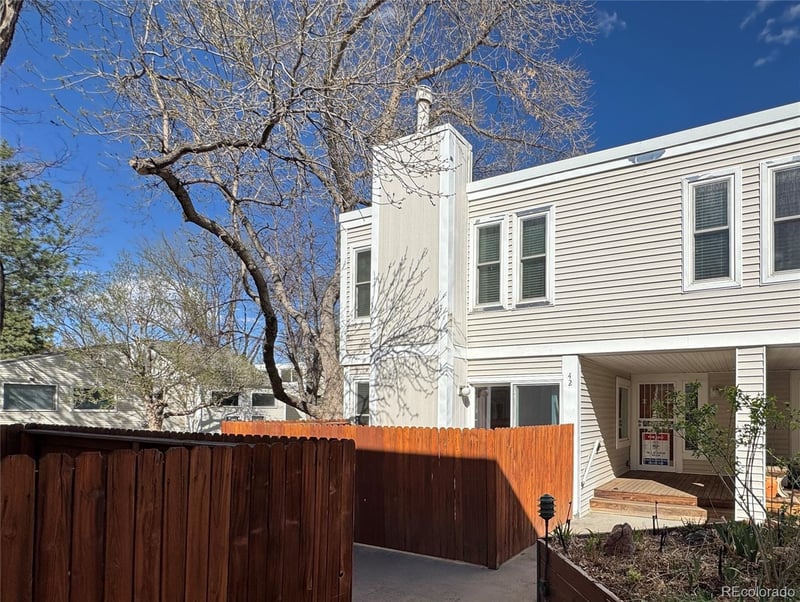 1050 S Monaco Pw #42, Denver, CO 80224