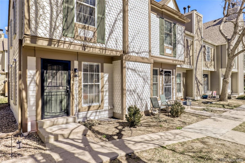 1811 S Quebec Way #136, Denver, CO 80231