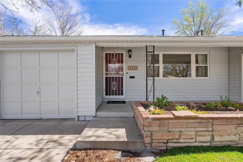 3425 E Nielsen Ln, Denver, CO 80210