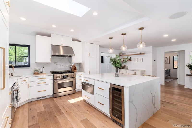 1065 S Monroe St, Denver, CO 80209