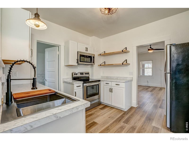 10 S Fremont Ave, Johnstown, CO 80534