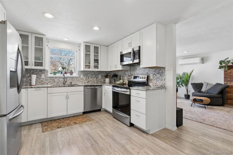 604 W 9th St, Loveland, CO 80537